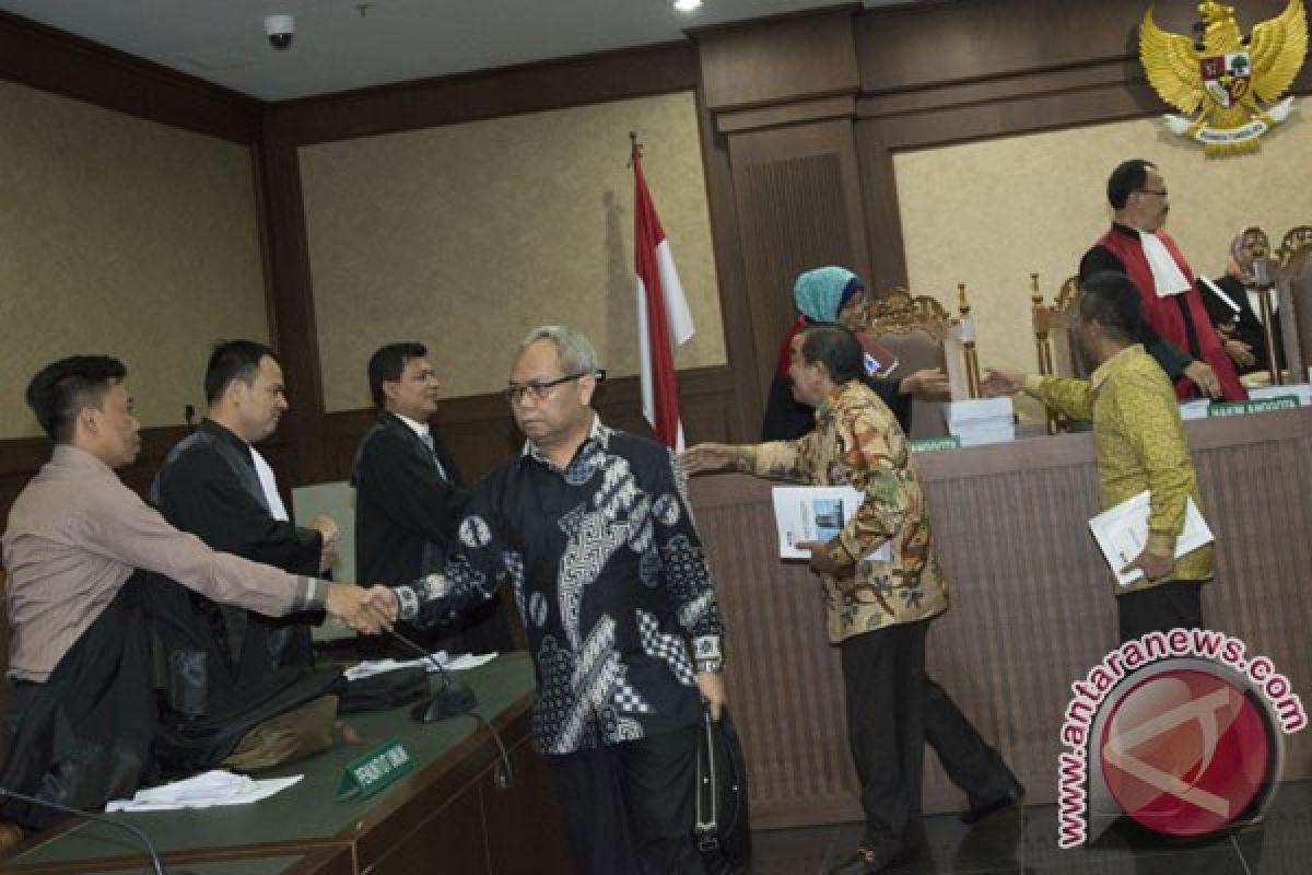 Jaksa tuntut tiga mantan pimpinan DPRD Sumut