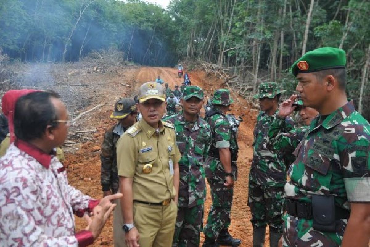 Karya Bhakti Kodim Waykanan Buka Jalan 3.200 Meter