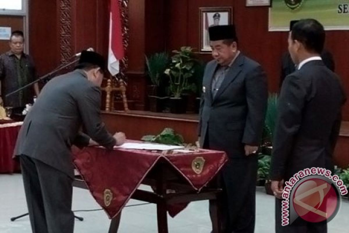 Dua Tahun Plt, Tohar Resmi Jabat Sekkab Penajam