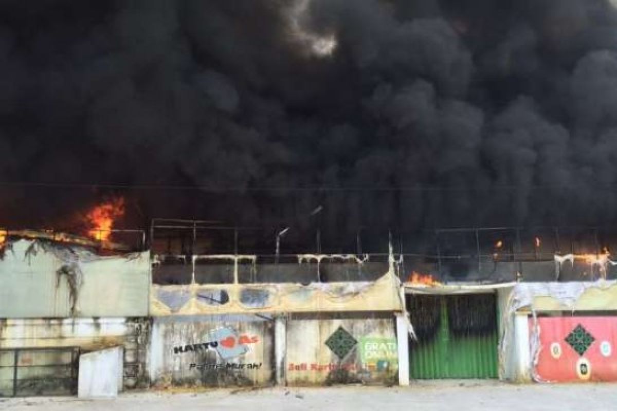  Kebakaran Hebat Hanguskan Gudang Mainan di Jalan Riau