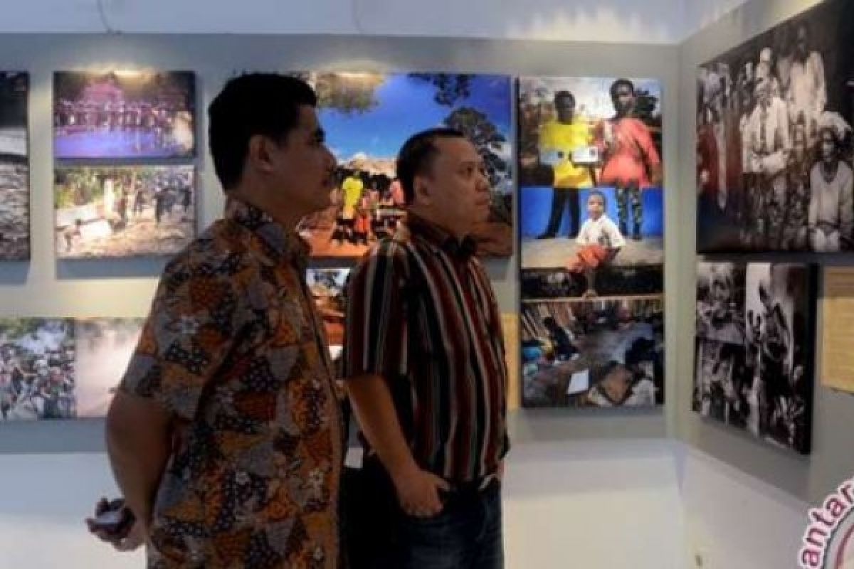 Galeri Foto Jurnalistik Antara Makassar Gelar Pameran Foto