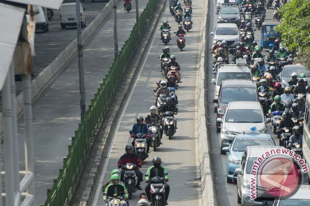 Gubernur Ahok apresiasi polisi sterilisasi jalur Transjakarta