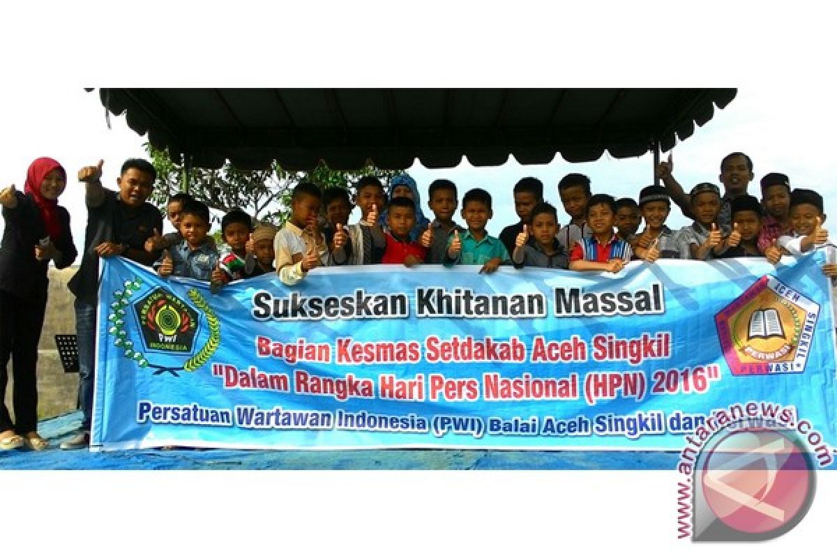 PWI Singkil laksanakan khitanan 22 anak yatim