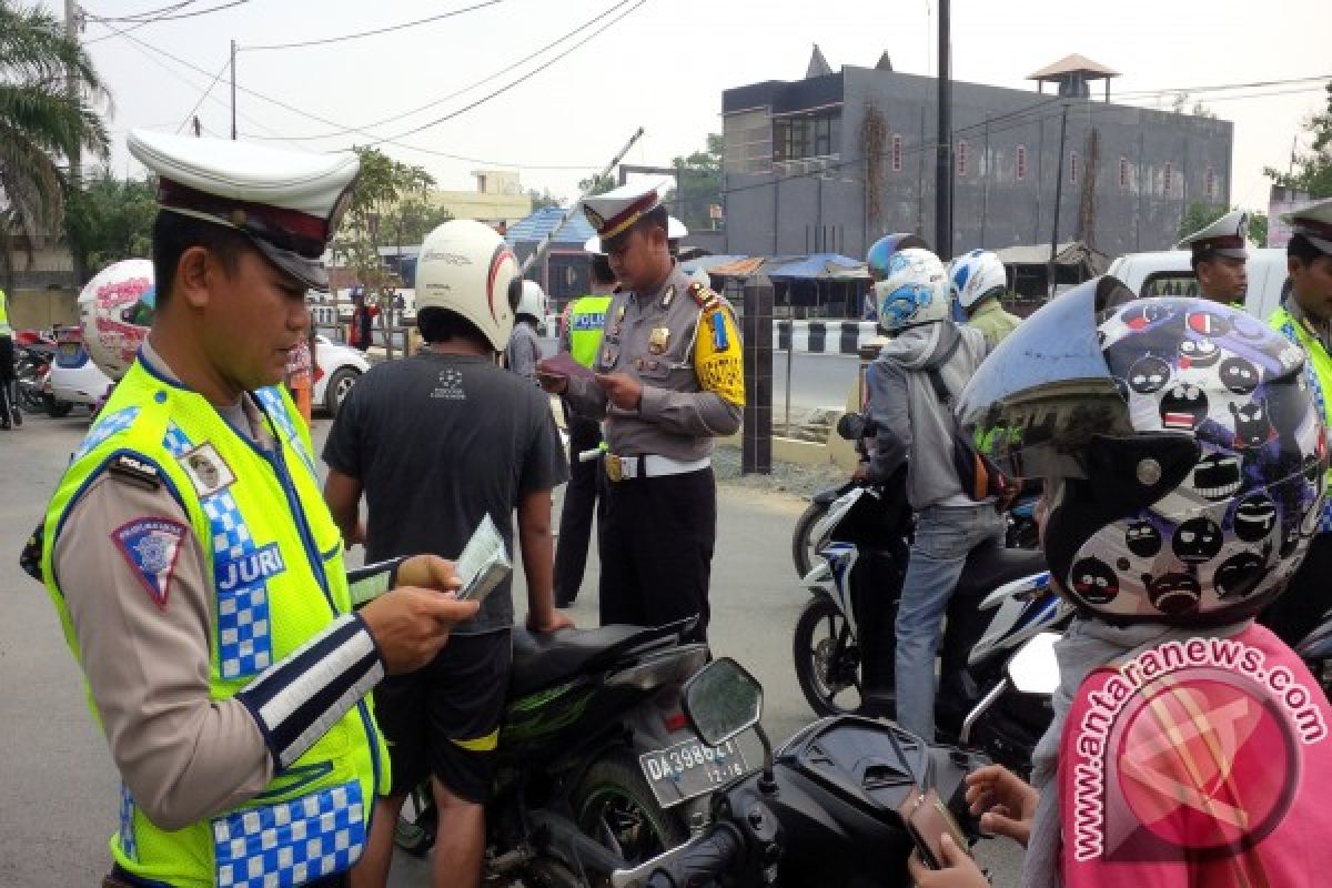 Polres Tanbu Tangani 1.071 Perkara Tilang