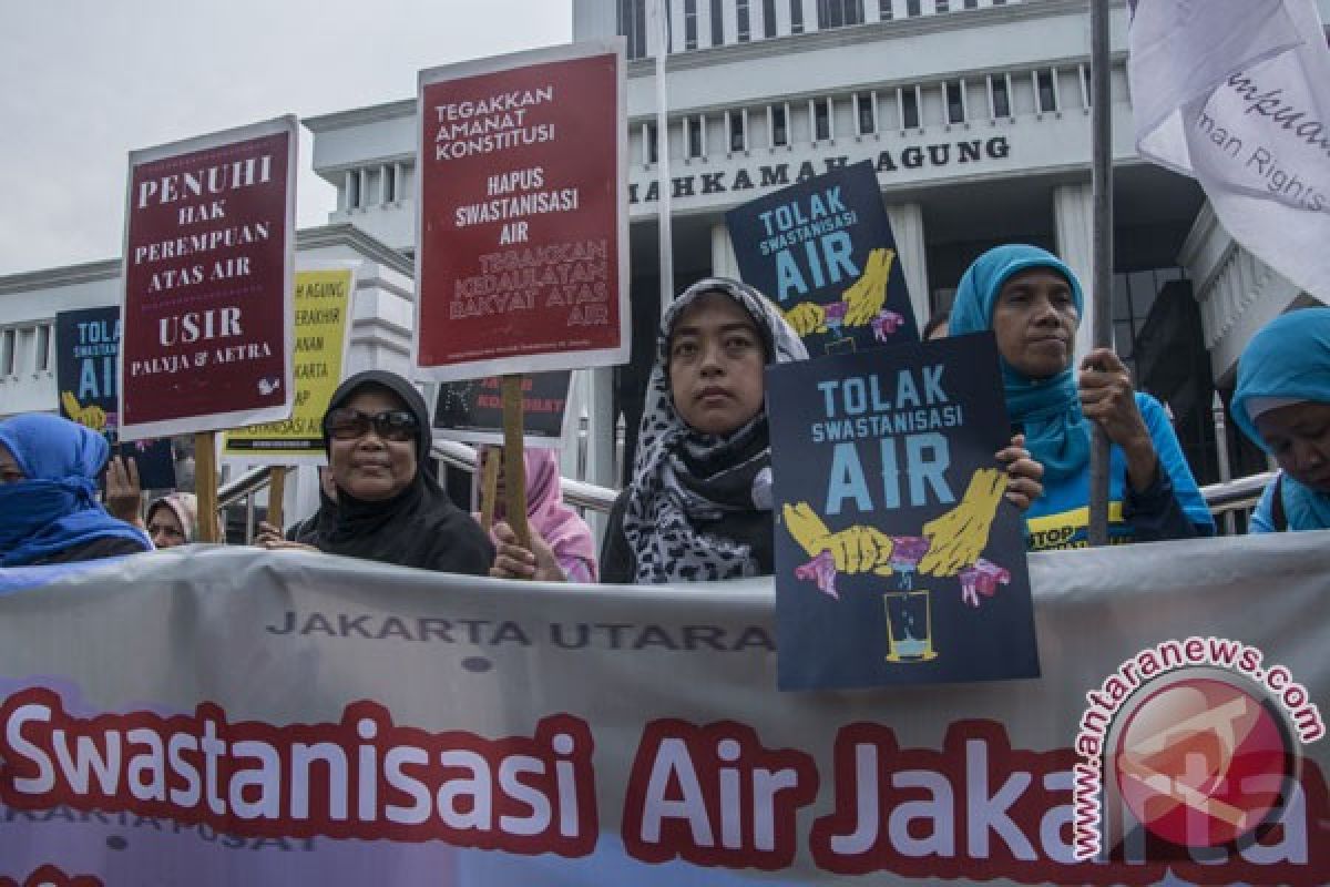 Adendum swastanisasi air minum DKI Jakarta masih dipelajari