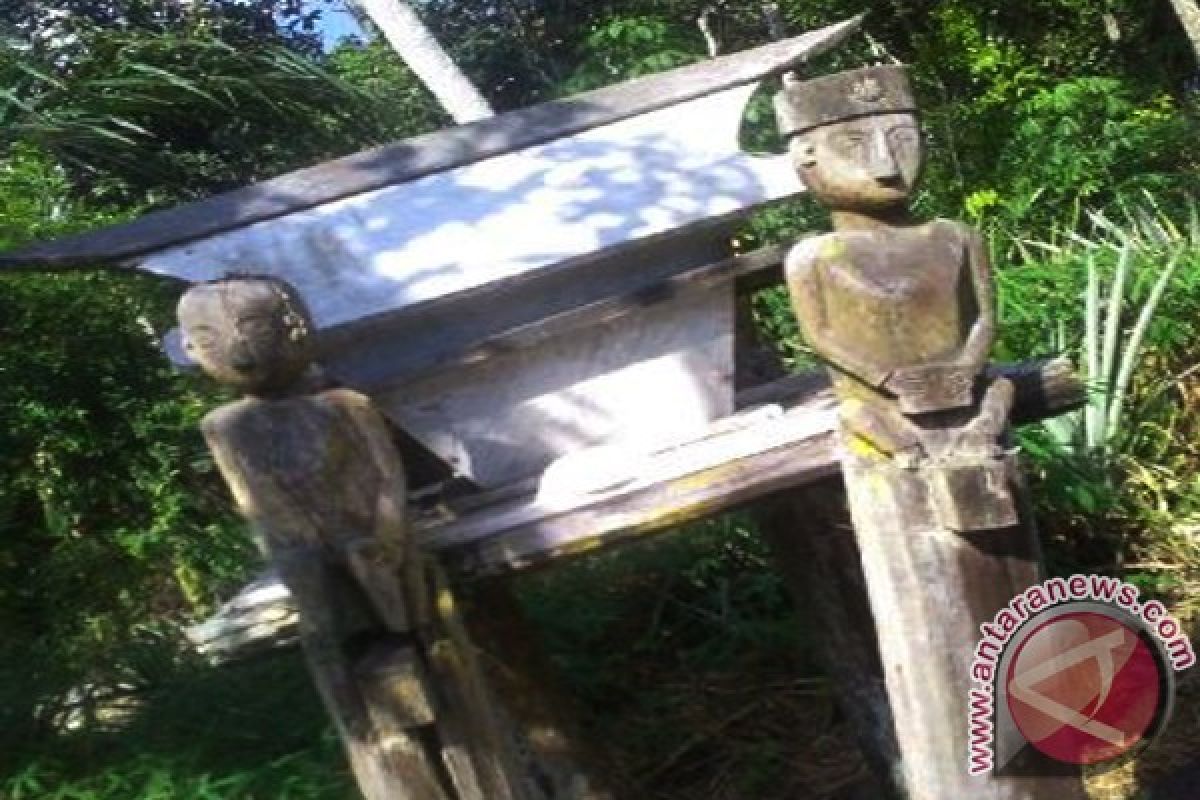 Keunikan Seni Ukir Dayak Dalam Kehidupan Masyarakat