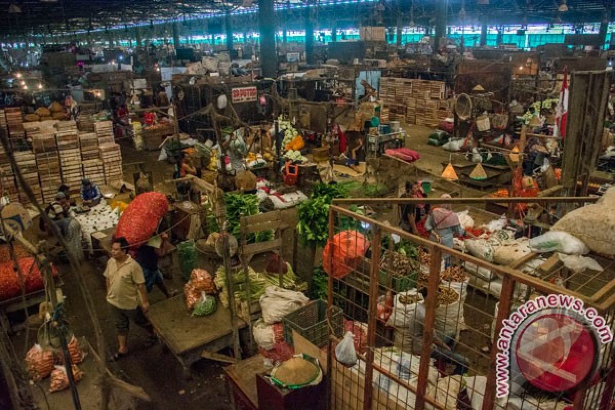 Jelang puasa warga serbu pasar tradisional