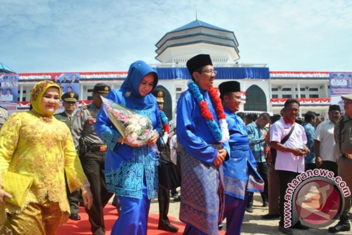 Gubsu Resmikan Gedung Kantor Bupati Labusel