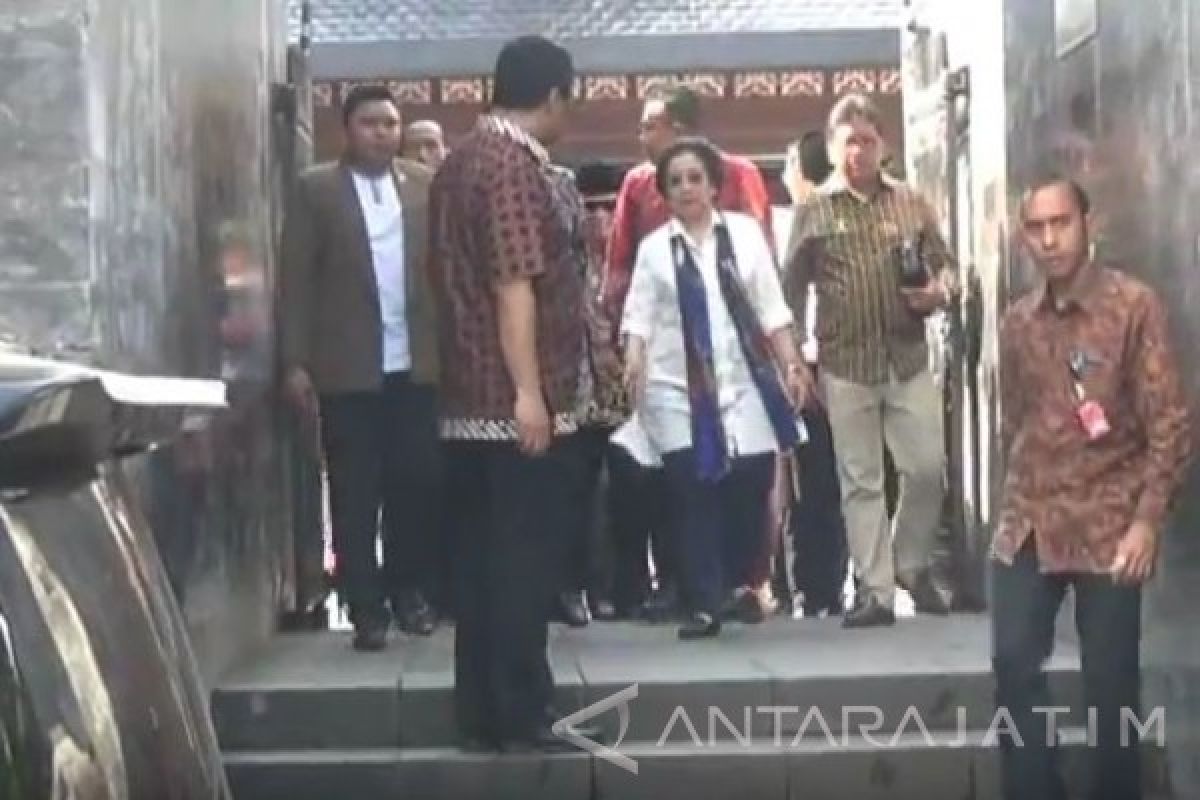 Megawati Ziarah ke Makam Bung Karno      