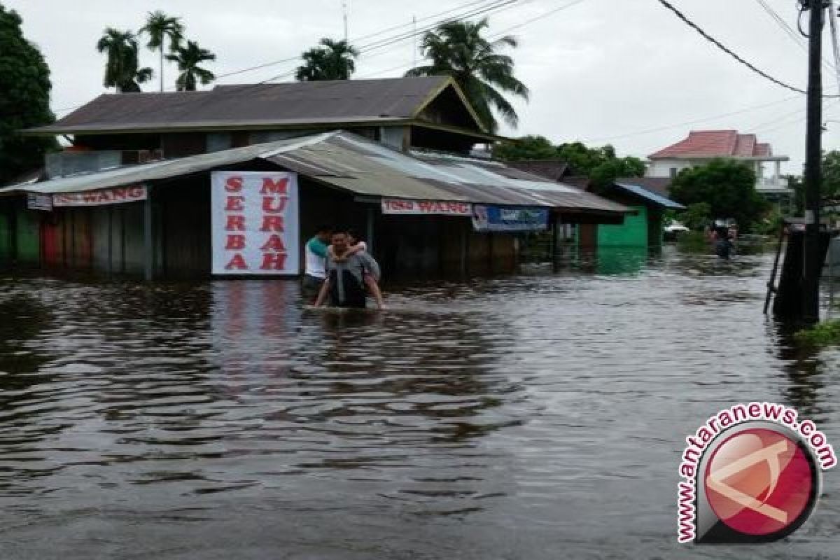 Warga Keluhkan Pendangkalan Drainase Yang Jadi Pemicu Banjir