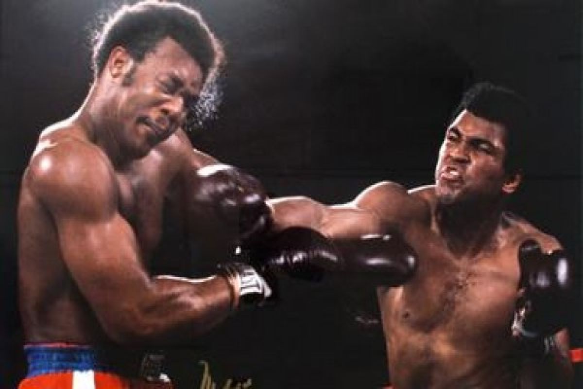 Mantan Juara Dunia Tinju Muhammad Ali Meninggal Dunia