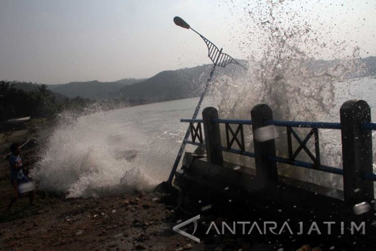 BPBD Tulungagung Imbau Nelayan Tidak Melaut