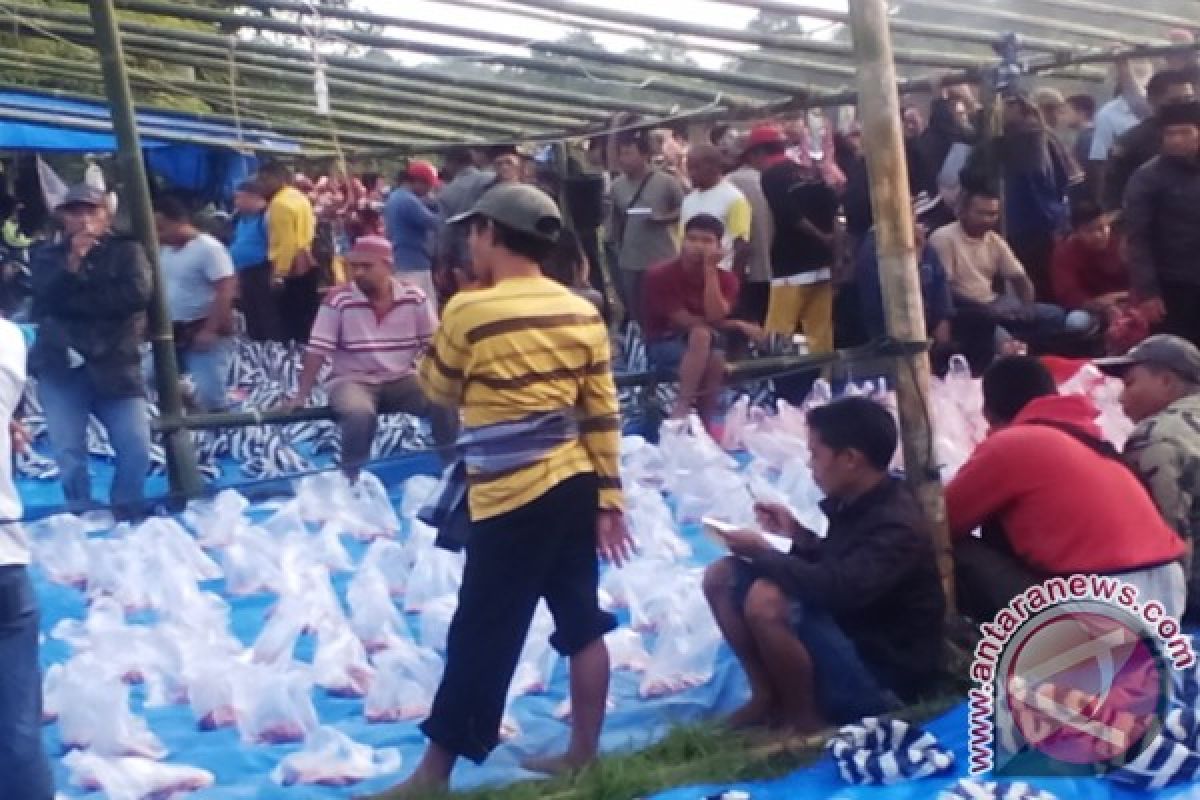 "Mambantai Adat", Tradisi Sambut Ramadhan di Sijunjung