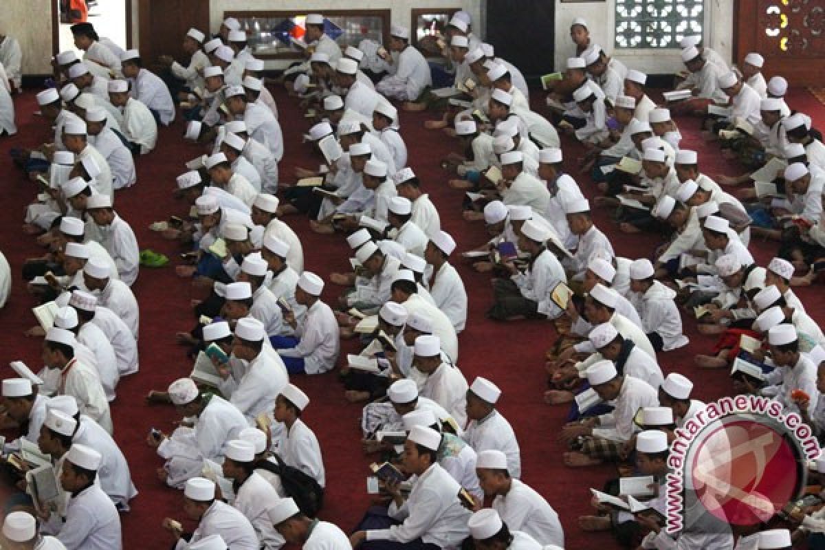 Diah Pitaloka dorong pemerintah perhatikan guru pondok pesantren