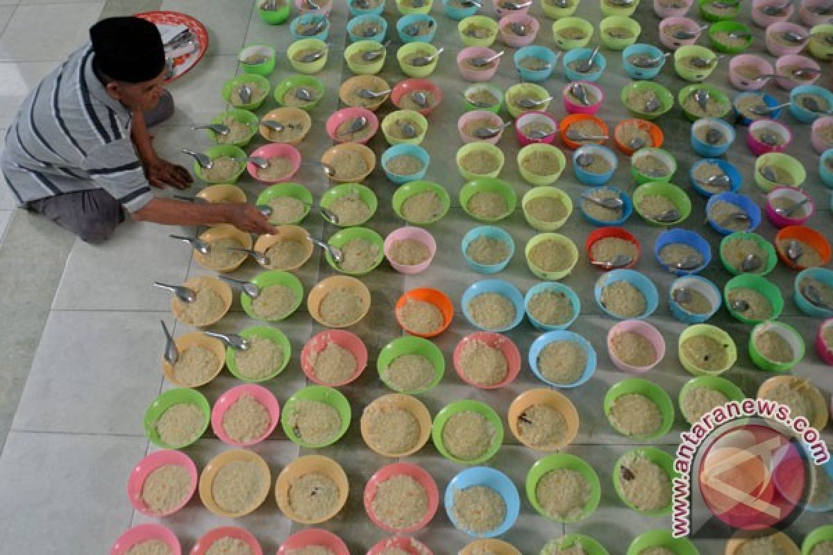 Masjid Raya Sabilal sediakan 1.000 mangkok bubur berbuka