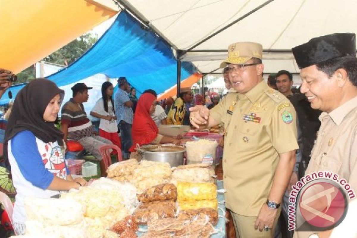 Diskumperindag Poso Bagi Paket Sembako Murah.