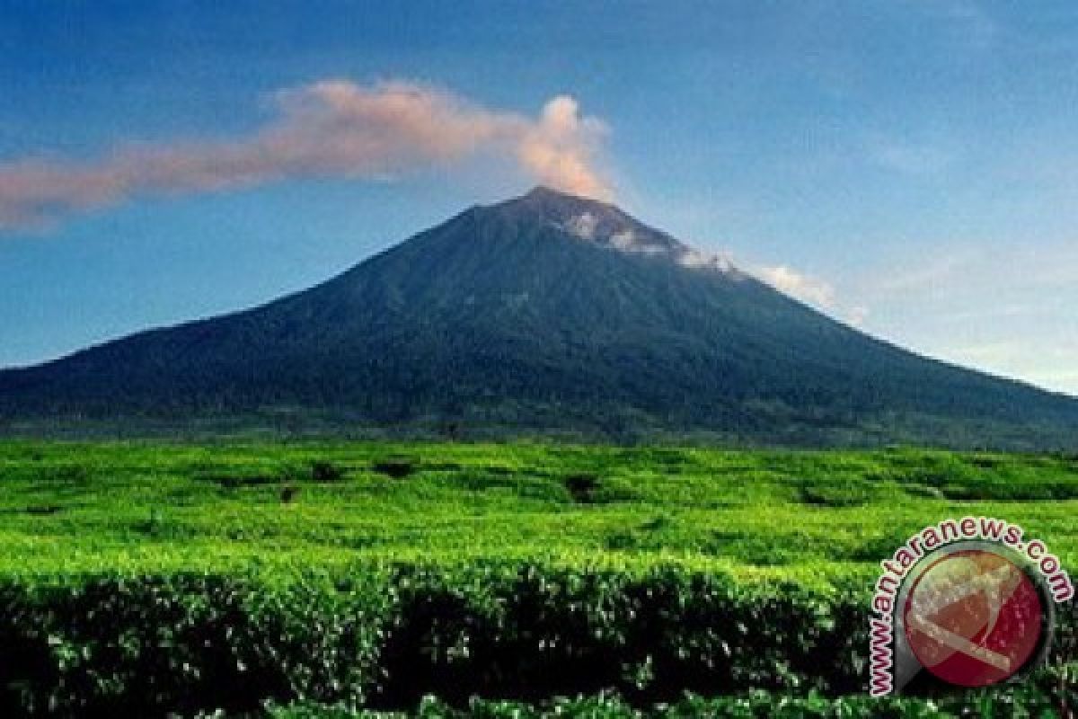 Gunung Kerinci Terpilih Sebagai Dataran Tinggi Terpopuler