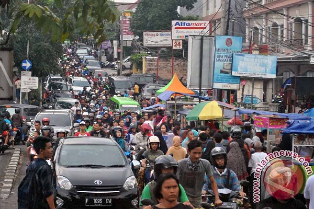 Ruas jalan Kota Bogor mulai padat