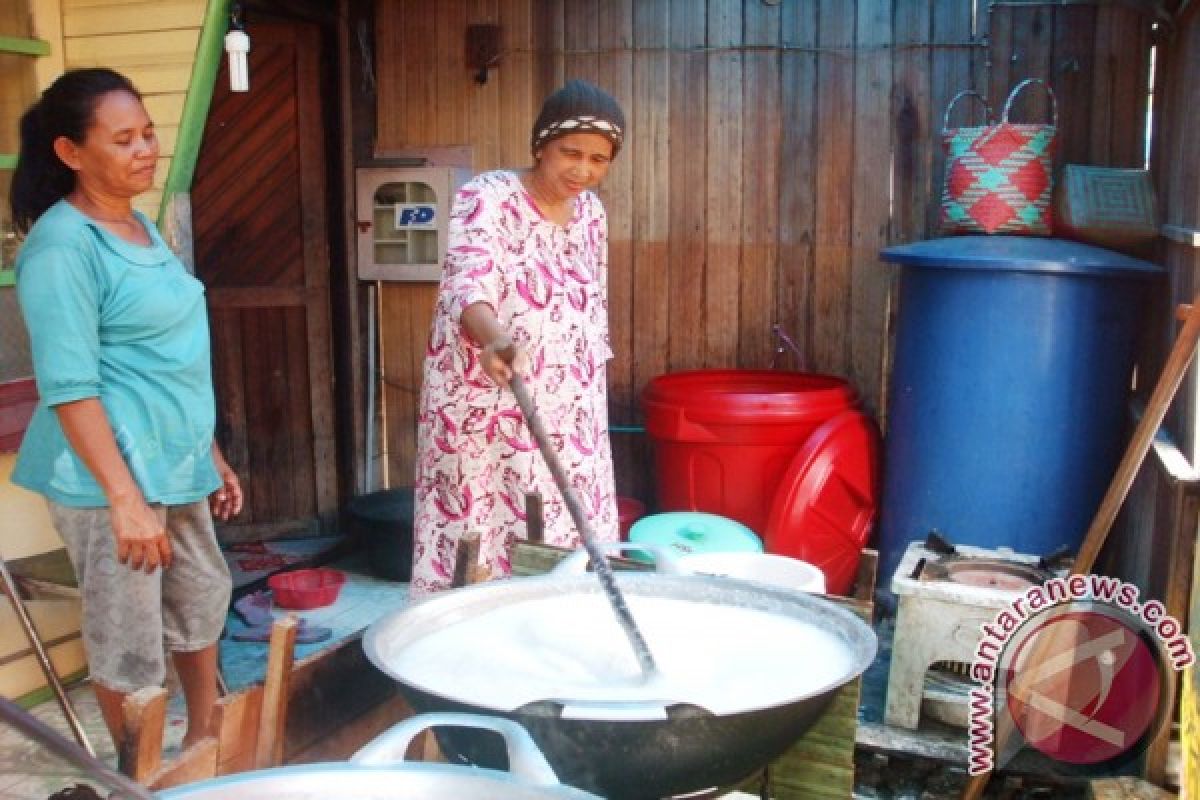 Masjid Raya Sabilal Sediakan Bubur Berbuka