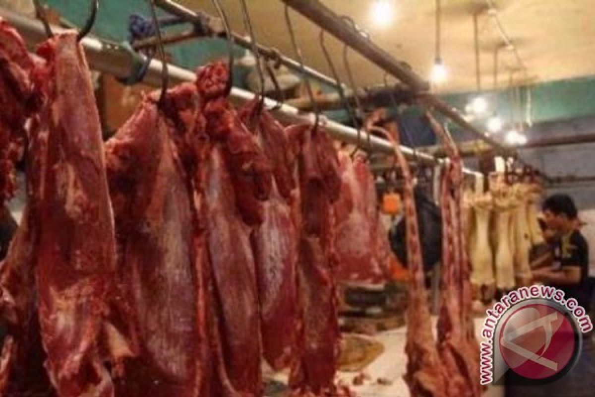 Daging sapi dan ayam ras alami kenaikan harga