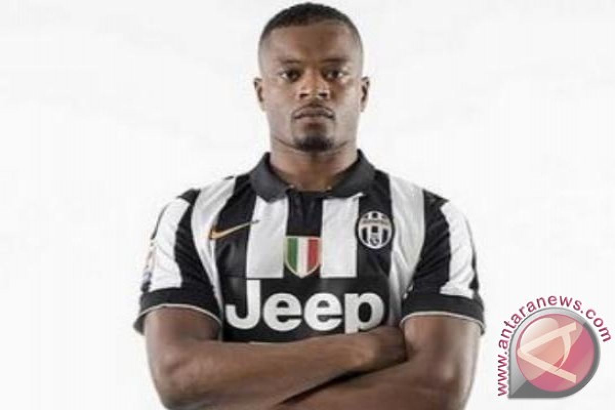 Juventus Perpanjang Kontrak Patrick Evra