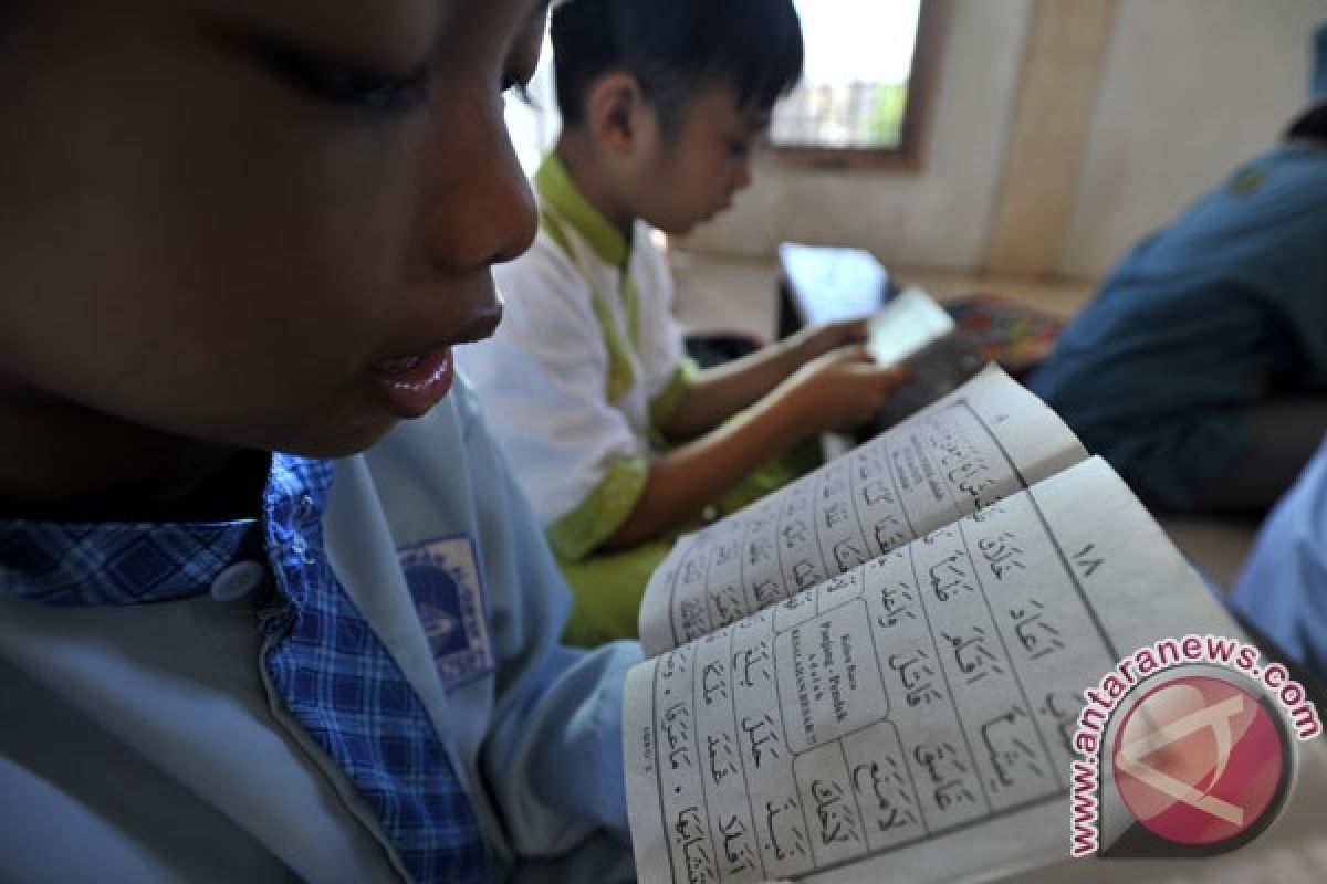 Siswa diharapkan mencintai Alquran