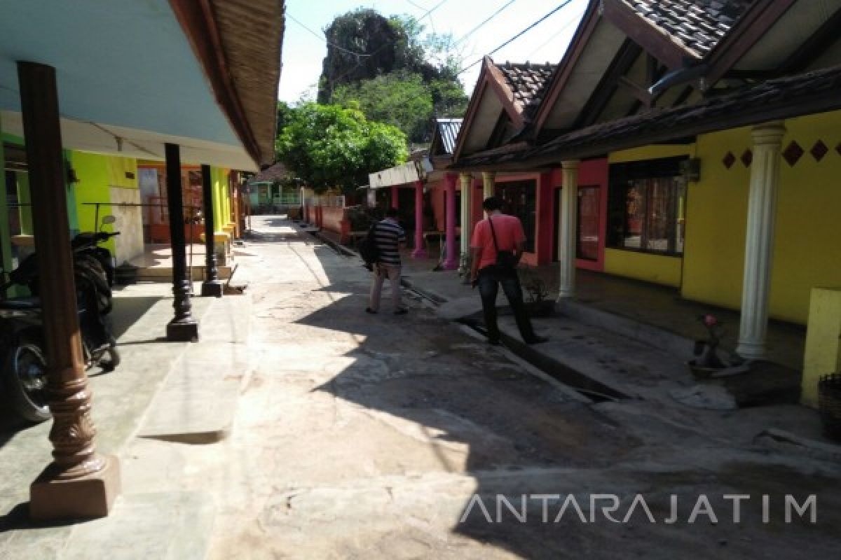 Satpol PP Situbondo Jaga Bekas Lokalisasi Selama Ramadhan