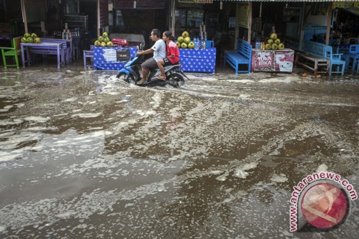 Pemerintah diharapkan meningkatkan antisipasi bencana pesisir