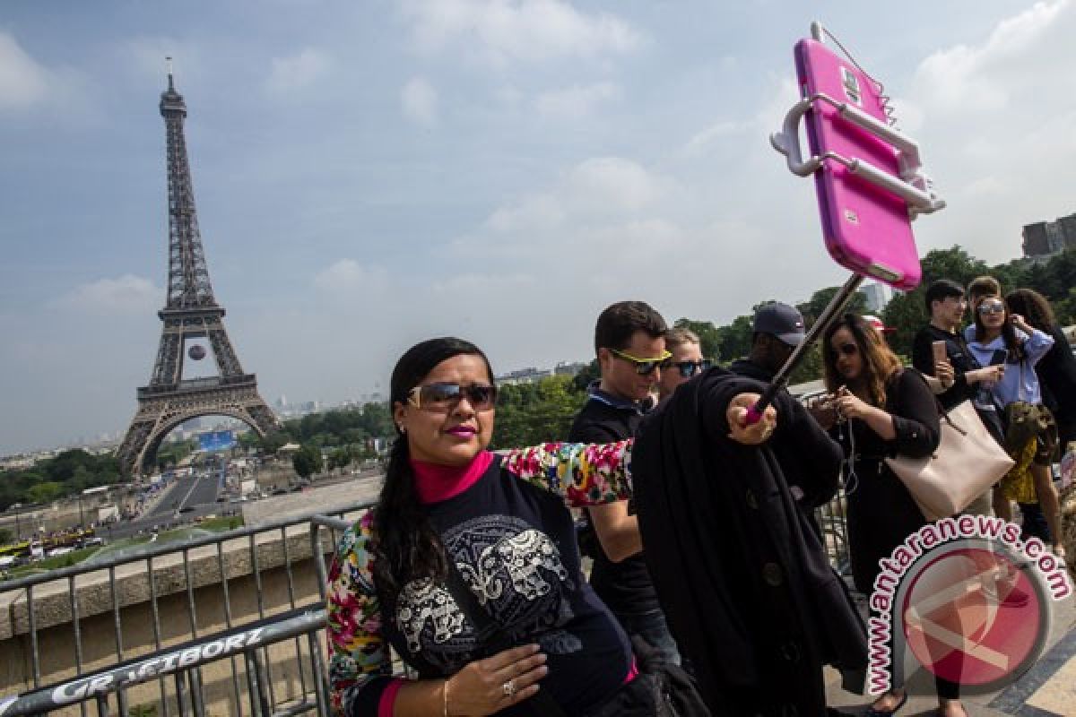 Menara Eiffel akan dipasangi dinding kaca 2,5 meter