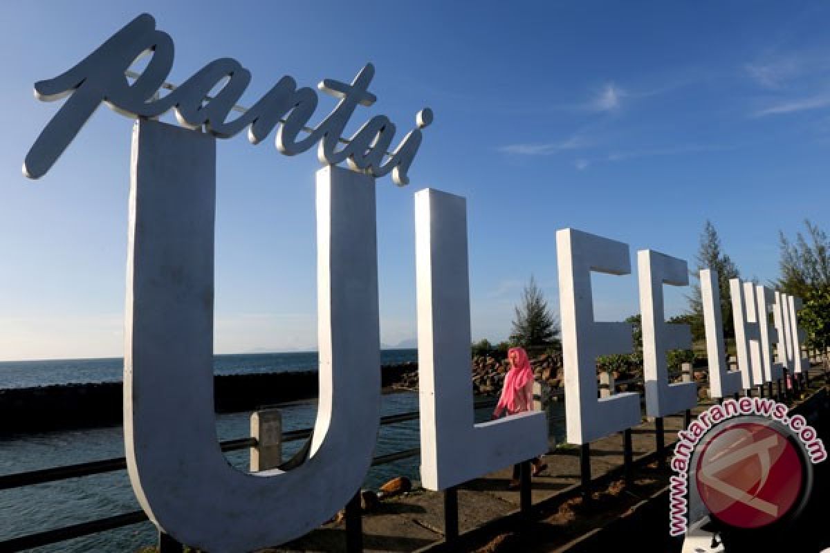 Pantai jadi tempat favorit "ngabuburit" warga  Padang