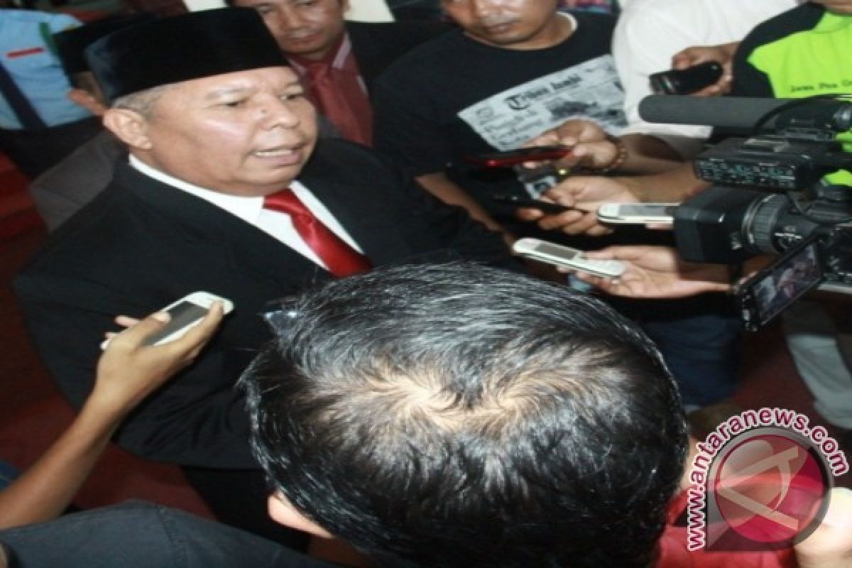 Bupati Tanjabbar Safrial pastikan rombak pejabat 