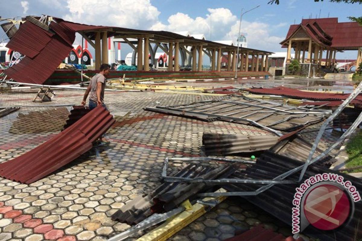 Coastal Area Karimun Rusak Disapu Puting Beliung