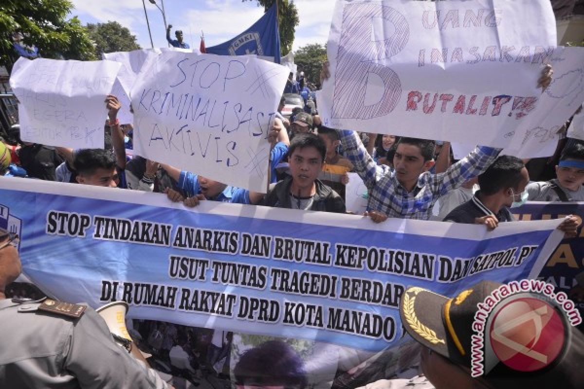 Dua jam GMKI-GAMKI kuasai kantor DPRD Manado 