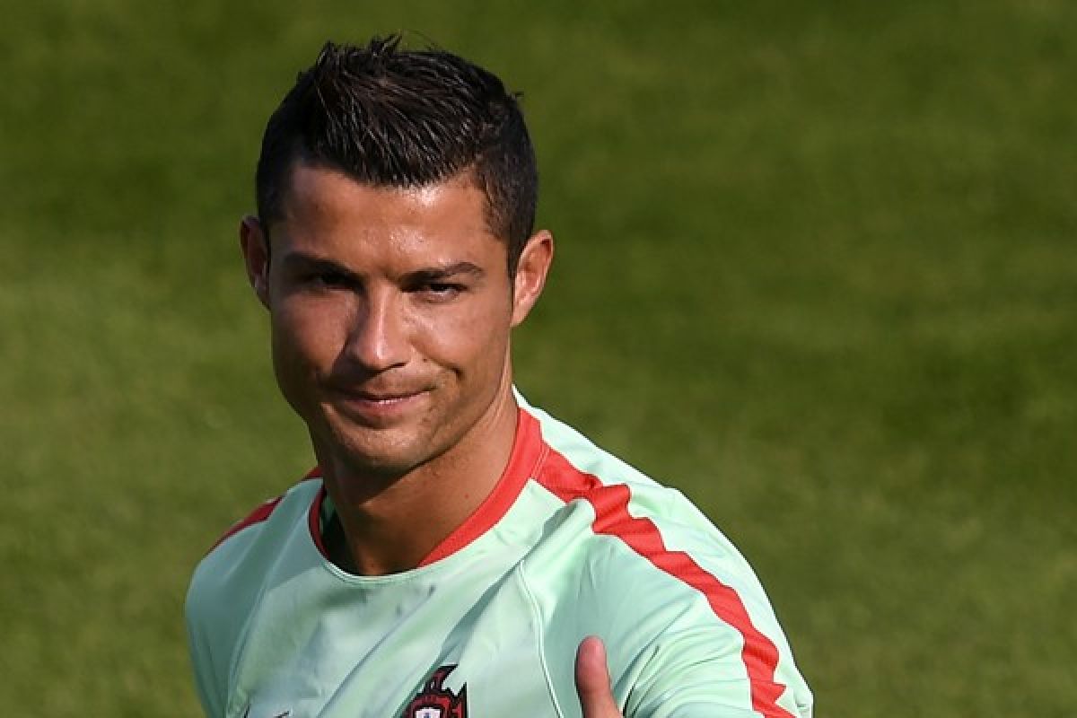 Cristiano Ronaldo kantongi kontrak dengan Nike