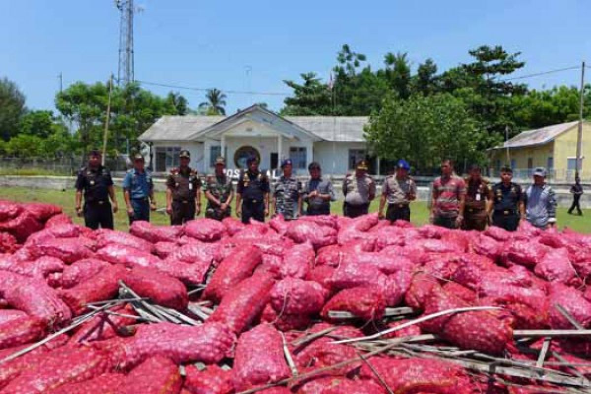 Penyelundupan 50 ton bawang merah asal Malaysia digagalkan