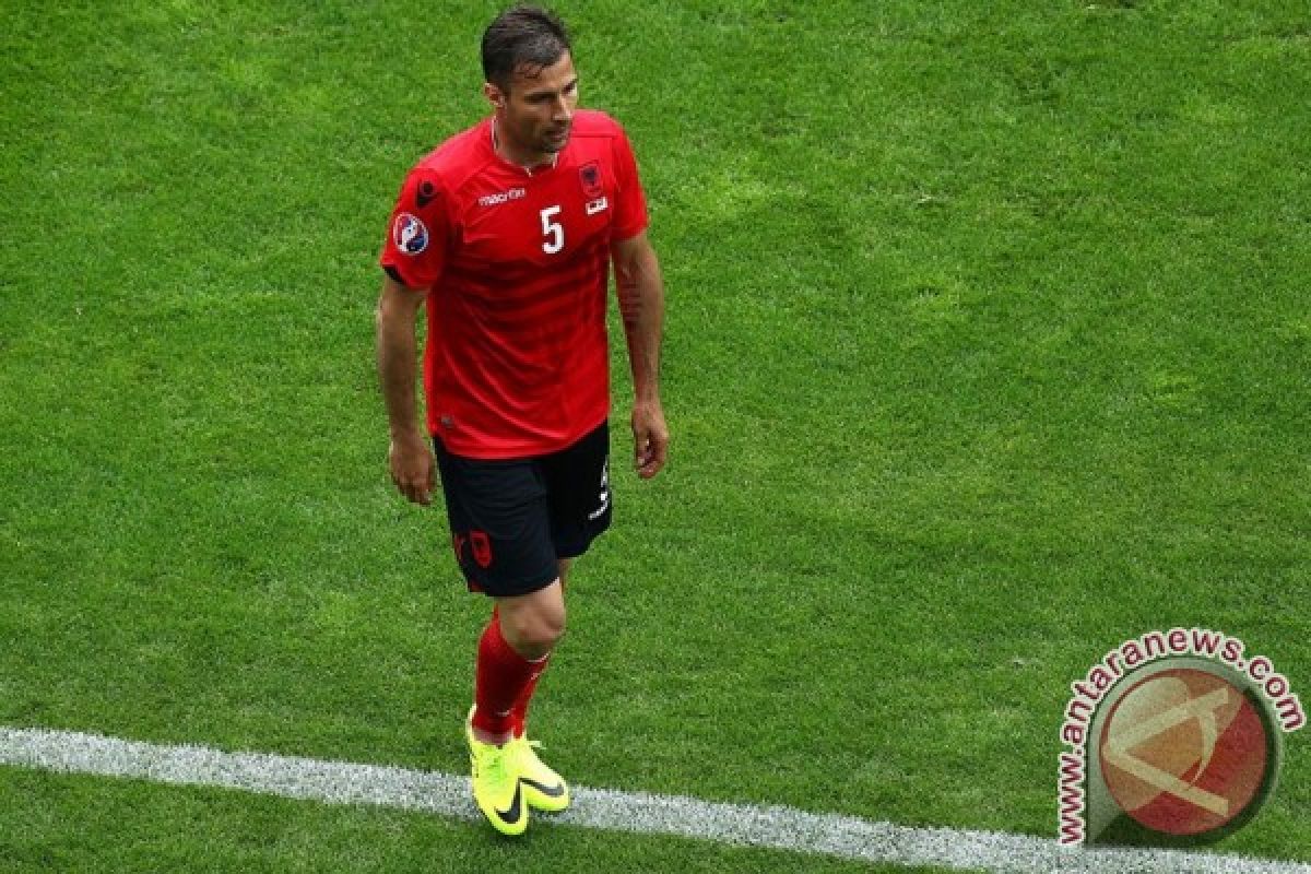Pelatih Albania akui Lorik Cana pantas dikartu merah