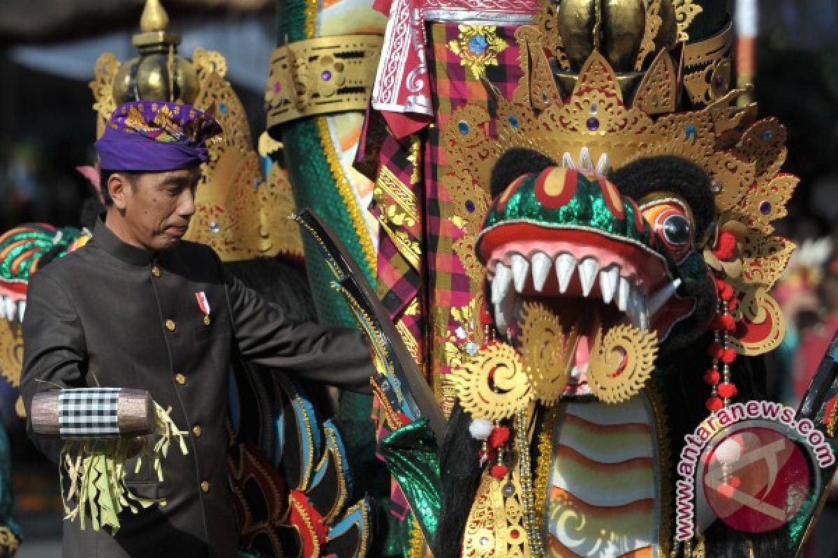 President Jokowi joins parade to mark opening of Bali Art Festival