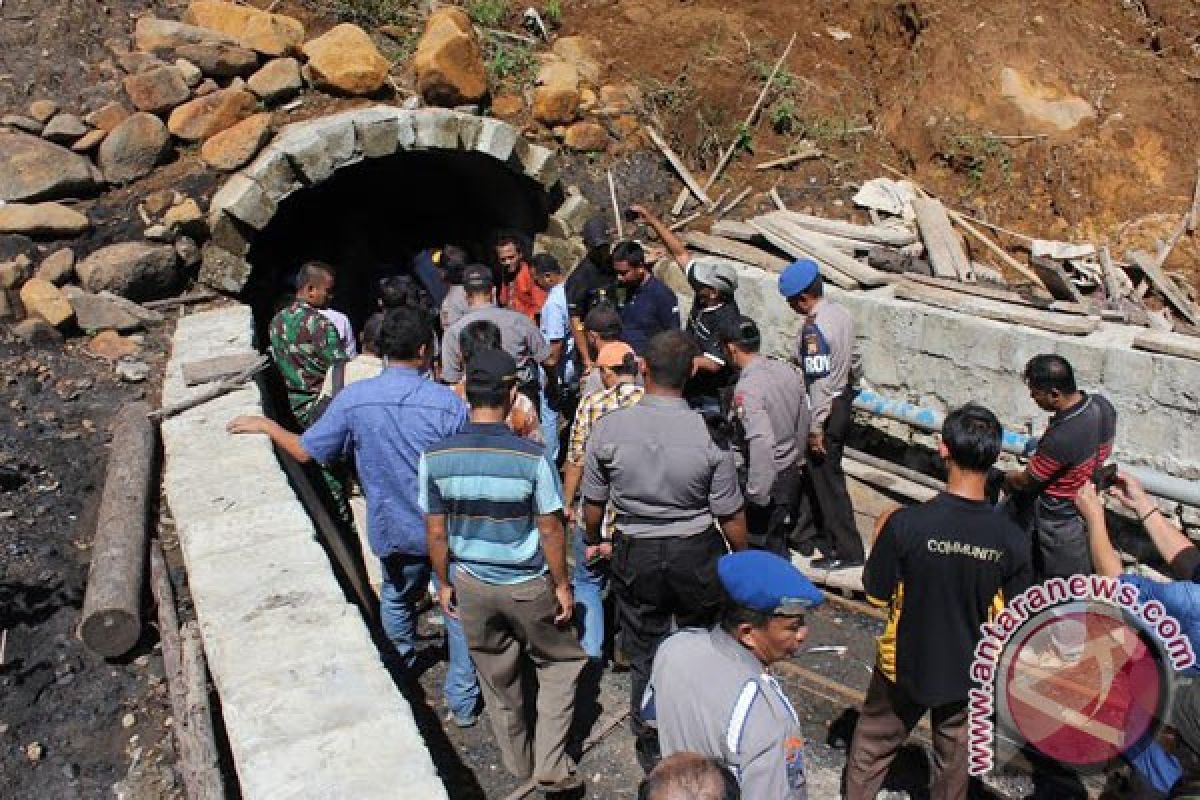 Perusahaan tambang hentikan operasi pascabentrok