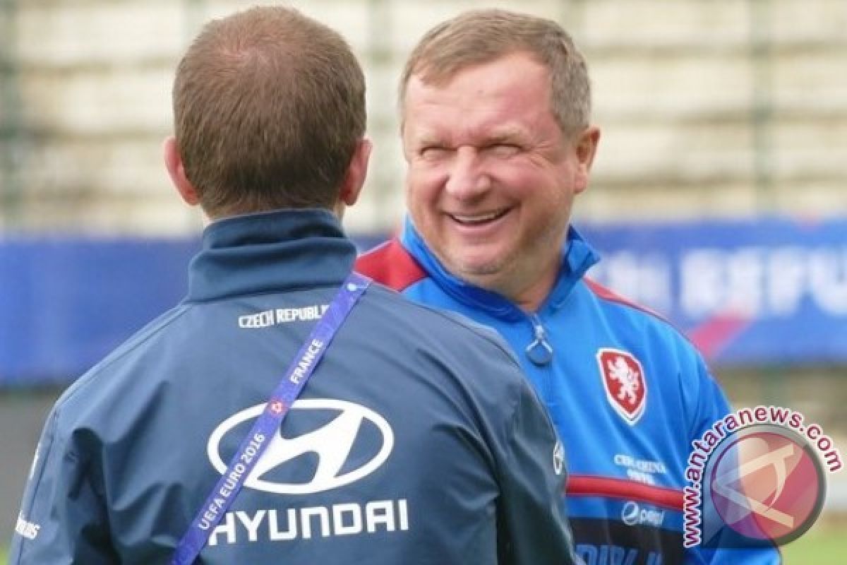 Pavel Vrba jadikan mantan pelatih Ceko sebagai penasihat