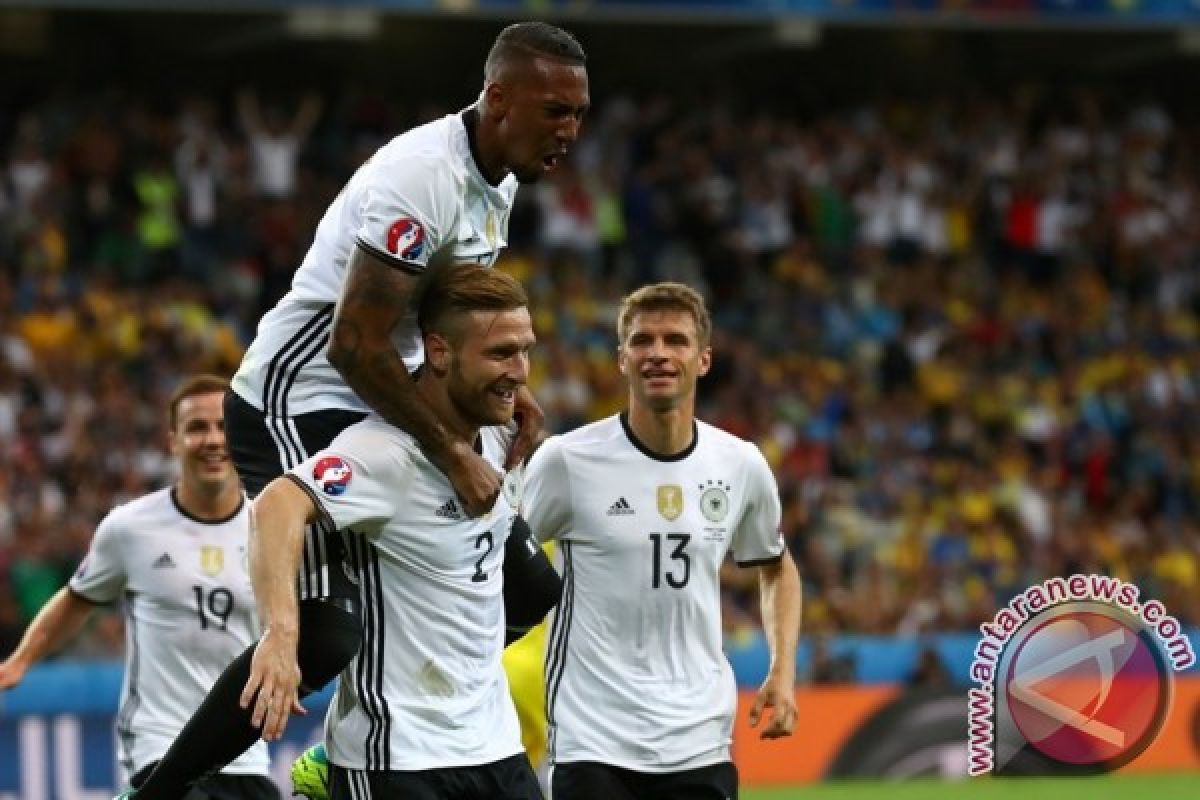 Sundulan Mustafi bawa Jerman sementara ungguli Ukraina 1-0