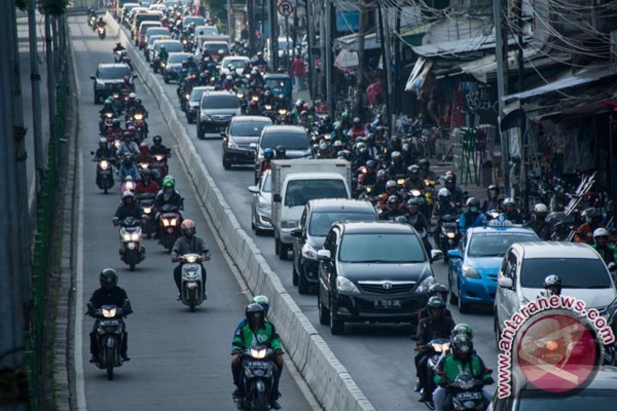 Polisi awasi jalur steril busway