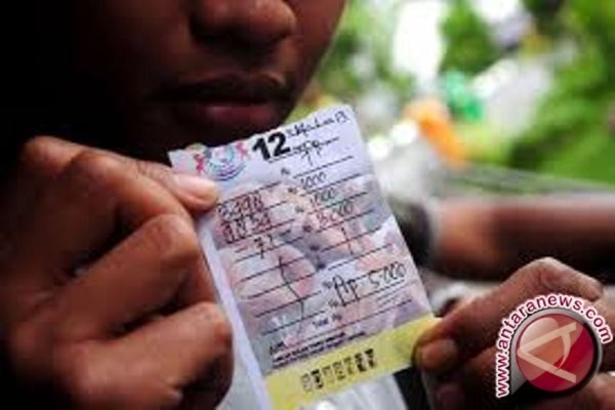 Tiga Pejudi Togel di Temanggung Ditangkap Tangan