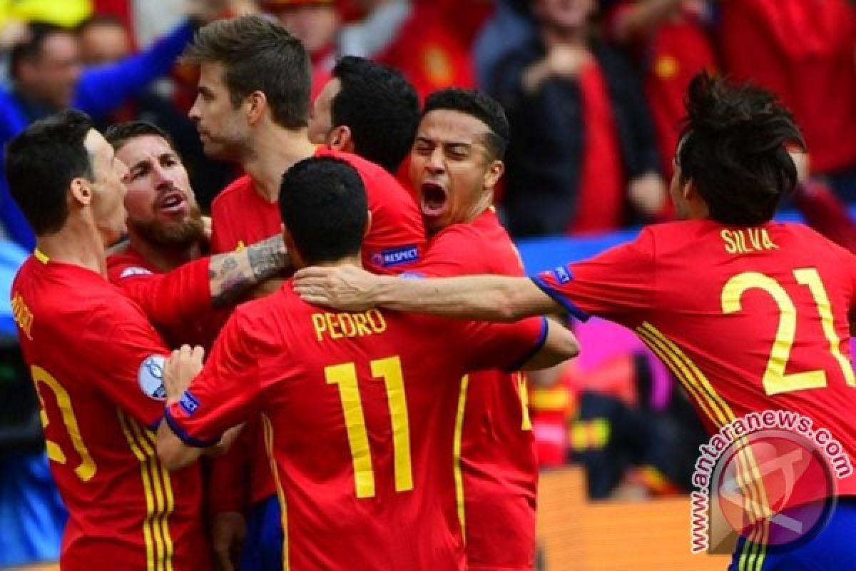 Gol Pique antar Spanyol taklukkan Ceko