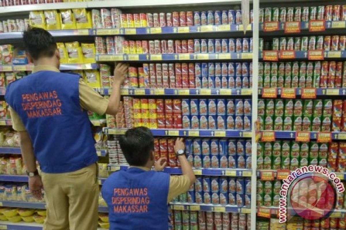 Disperindag temukan puluhan makanan dalam kemasan rusak