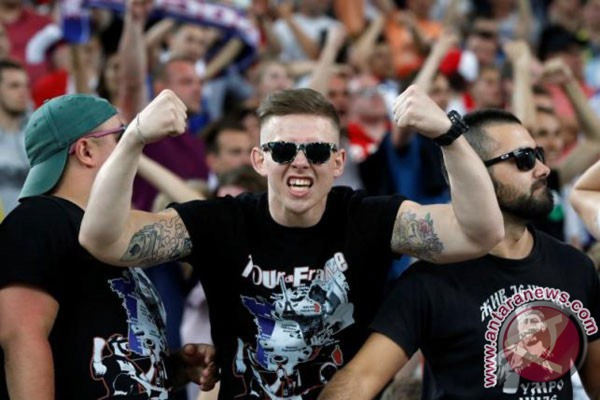 Euro 2016 - Hooligan Rusia berada di balik rusuh Marseille