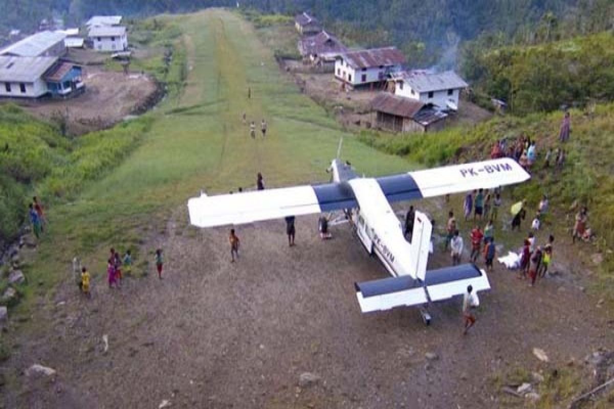 Pesawat misionaris kecelakaan, satu tewas