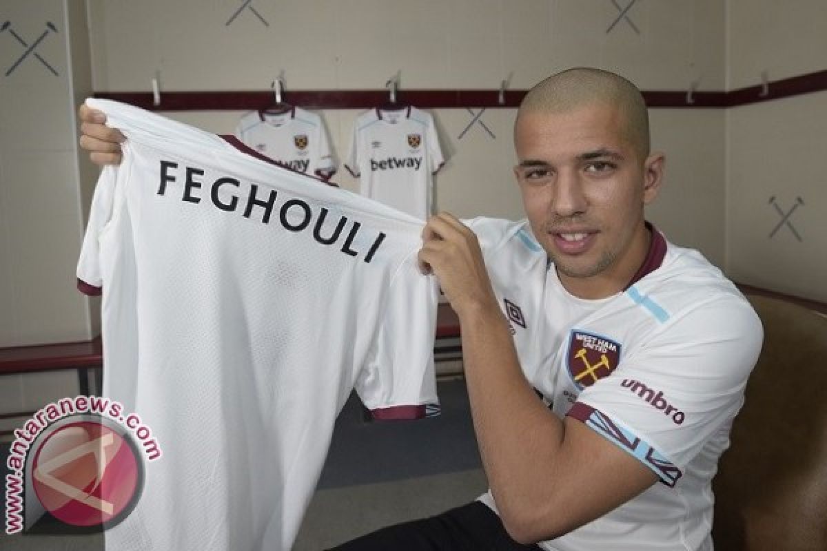 Feghouli dikontrak West Ham tiga tahun