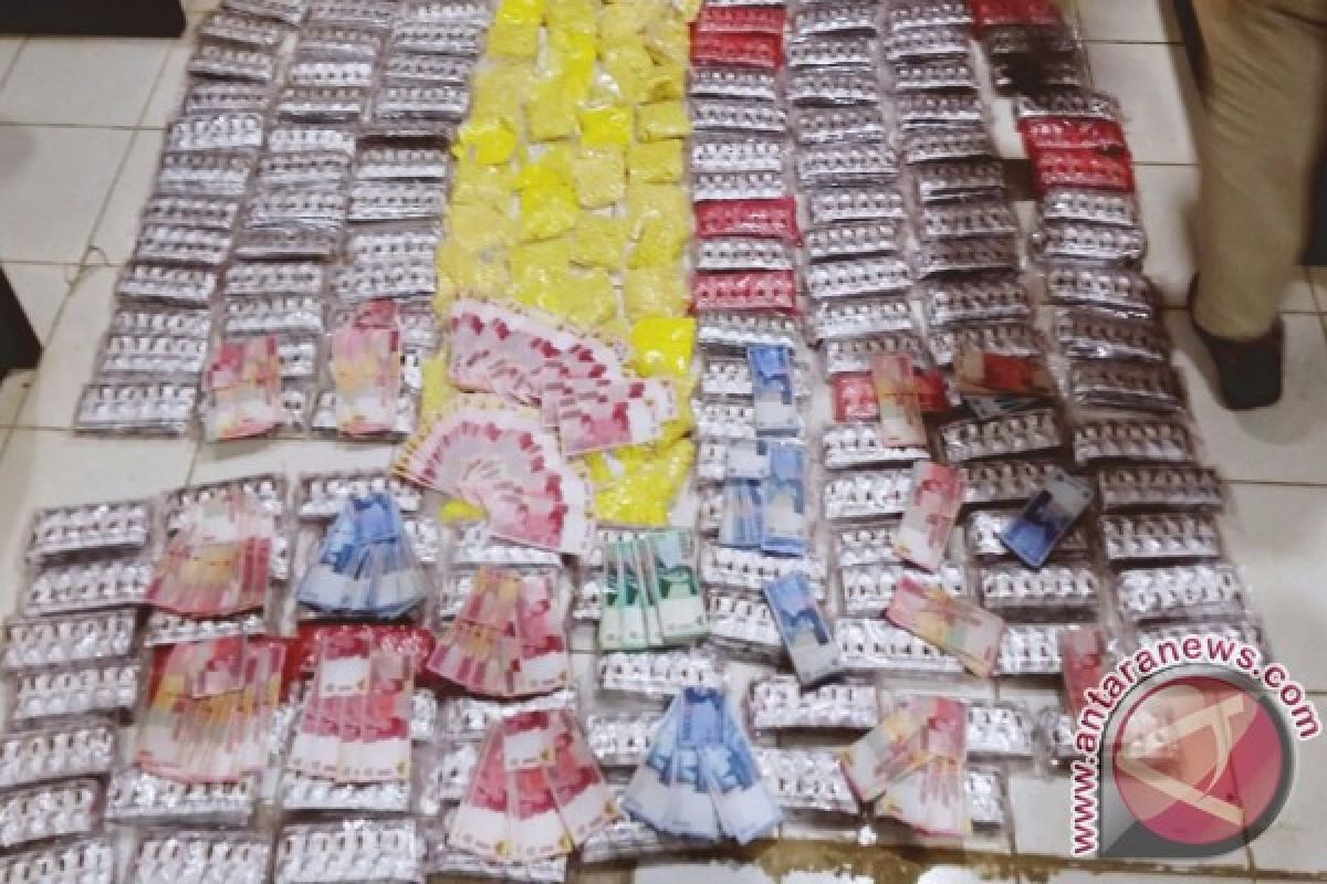 Polres Tangkap Pengedar Ratusan Butir Obat Ilegal