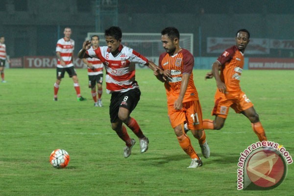 Piala Gubernur: Fabiano terpeleset, Madura United pun terpelanting