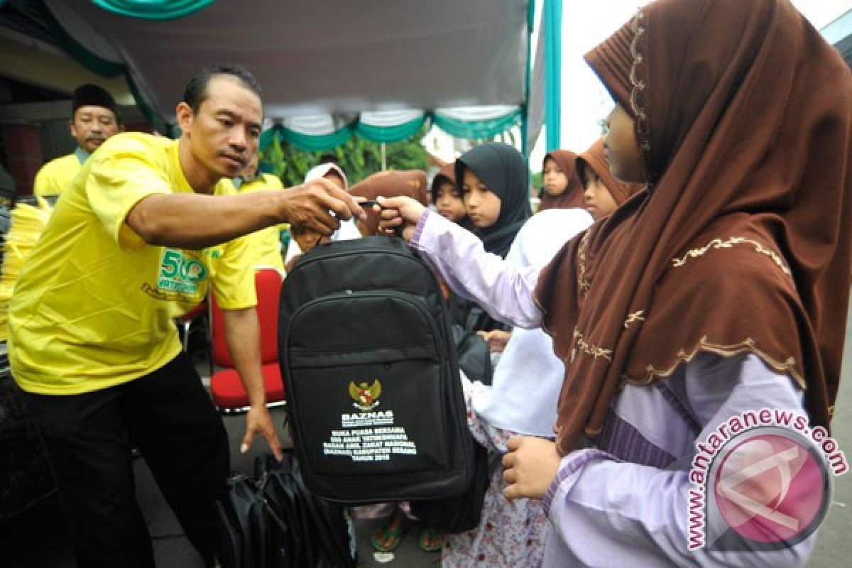 Islamic Center Brebes salurkan zakat anak yatim